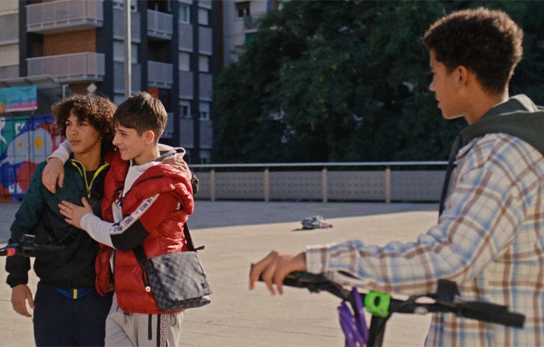 Tráiler de 'Hermanos', la nueva película de las directoras de 'Chavalas' 1 Fotograma de 'Hermanos'. ©Filmax