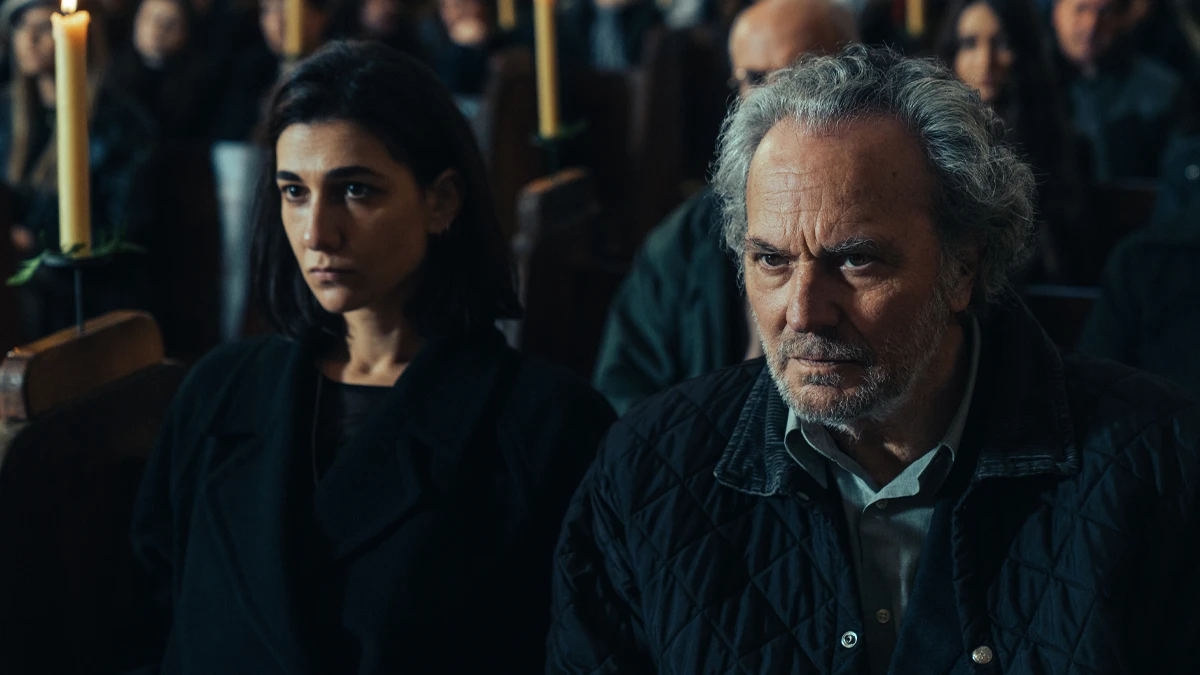 Tráiler de 'Los creyentes', la nueva serie para Netflix de los creadores de 'Élite' protagonizada por José Coronado 3 Stephanie Magnin y José Coronado en 'Los creyentes'. ©Matías Uris