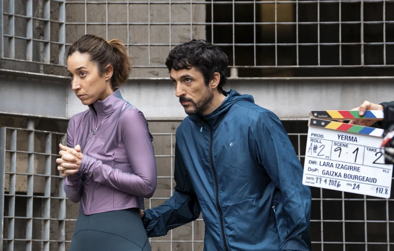 La nueva película de Lara Izagirre adapta a Lorca con una 'Yerma' en el Bilbao actual 1 Ane Pikaza y Aitor Borobia en el rodaje de 'Yerma'. ©Andrea Martínez