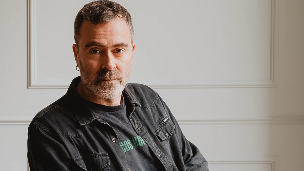 "Me interesaba el contraste entre la moral de la clase trabajadora y la poca ética de ciertas élites" 2 Pol Rodríguez, creador y director de la serie 'Ravalear' (HBO Max)