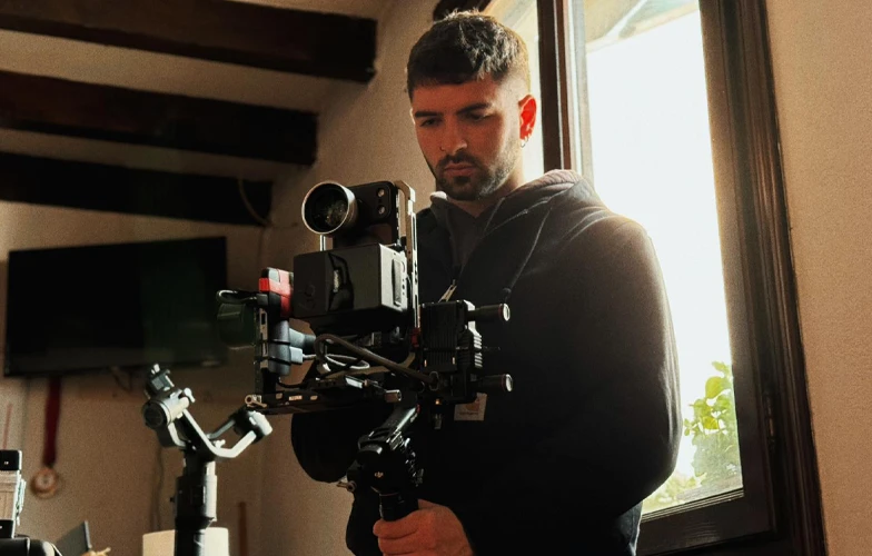 Se rueda 'A siete cuadras de ti', nueva serie vertical de 40 episodios de 90 segundos 1 Se rueda 'A siete cuadras de ti', nueva serie vertical de 40 episodios de 90 segundos 1