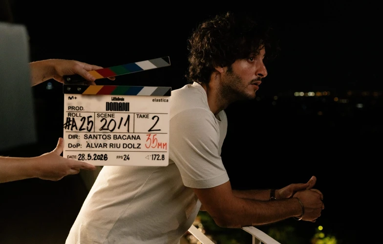Se rueda 'Domani', una película sobre "no saber decir que no en Madrid" del director de los videoclips de C. Tangana 2 Rodaje de 'Domani'. ©Lluis Tudela