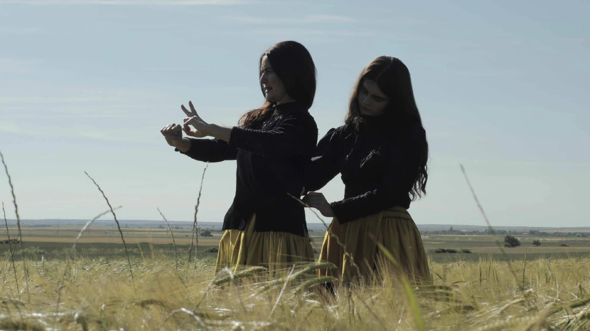 Fue a descubrir la India y terminó descubriendo a su madre: así es el documental 'Mudras. Bailando hilos invisibles' 4 Fue a descubrir la India y terminó descubriendo a su madre: así es el documental 'Mudras. Bailando hilos invisibles' 4
