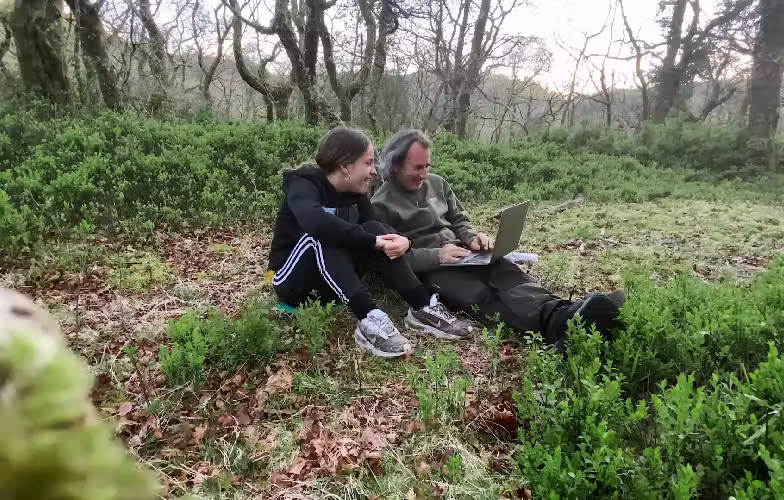 'Durmiendo con lobos', un viaje padre e hija tras las huellas del lobo ibérico 1 'Durmiendo con lobos', un viaje padre e hija tras las huellas del lobo ibérico 1
