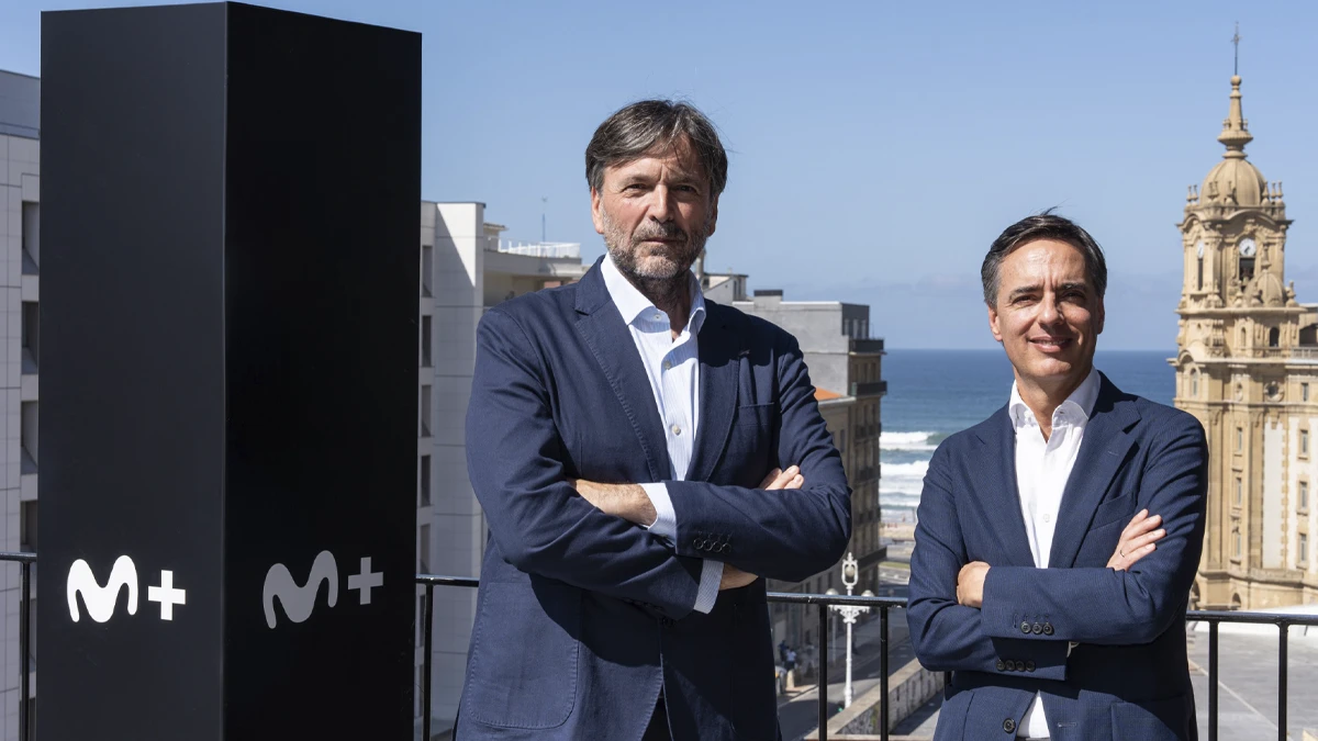 Una serie de León de Aranoa, documentales producidos por Bayona y lo nuevo de Paco León, Daniel Monzón o Sandra Romero, entre las novedades de Movistar Plus 3 Juan Andrés García Ropero 'Bropi', director de Contenidos de Movistar Plus, y Alfonso Gómez Palacio, CEO de la plataforma, en el acto celebrado en San Sebastián. ©Manu Lozano /José A. López