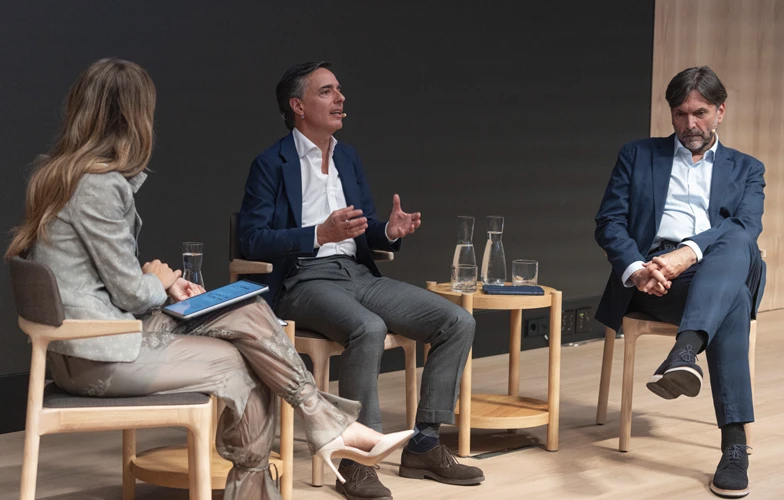 Una serie de León de Aranoa, documentales producidos por Bayona y lo nuevo de Paco León, Daniel Monzón o Sandra Romero, entre las novedades de Movistar Plus 1 Un momento de la intervención de Alfonso Gómez junto a Andrés García Ropero, 'Bropi'. ©Manu Lozano /José A. López