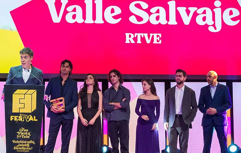 'Yakarta', 'Se tiene que morir mucha gente', 'Valle salvaje' y la trilogía de 'La novia gitana' premiadas en el FesTVal 2026 1 'Yakarta', 'Se tiene que morir mucha gente', 'Valle salvaje' y la trilogía de 'La novia gitana' premiadas en el FesTVal 2026 1