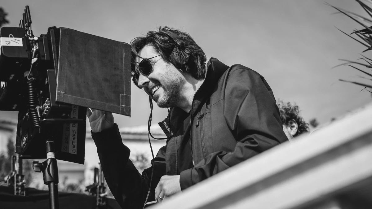 "El máximo triunfo de 'El mal padre' sería que al acabar alguien descuelgue el teléfono para llamar a un familiar" 2 Roberto Bueso en el rodaje de 'El mal padre'. ©Laia Lluch