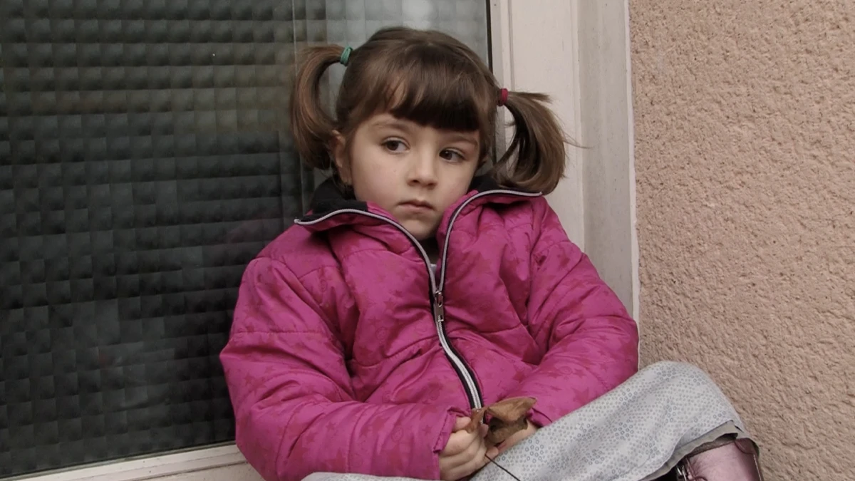 ¿Por qué toda la clase excluye a la misma niña durante ocho años? La pregunta sin respuesta de 'Txakun txakür' 3 Txakun Txakur