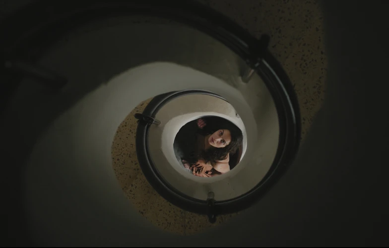 Adelanto en primicia de 'El lugar de tus recuerdos', tema principal de 'El pezón de Elena', drama donde la música sustituye al diálogo 1 Adelanto en primicia de 'El lugar de tus recuerdos', tema principal de 'El pezón de Elena', drama donde la música sustituye al diálogo 1