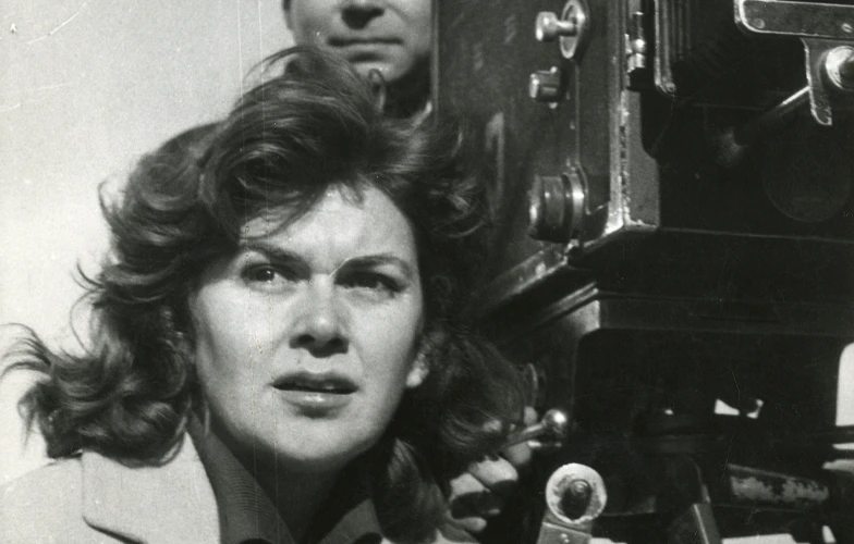 Filmoteca y CIMA recuperan 'Occidente y sabotaje', la película maldita de Ana Mariscal 1 Ana Mariscal durante un rodaje. ©Filmoteca Española